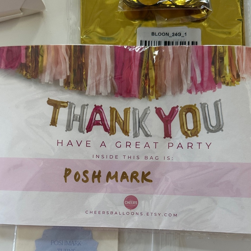 Poshmark’s Items Bundle - Picture 5 of 8